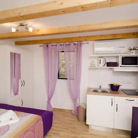 Lavender Garden - Comfort Ground Floor - 2 Apartment *