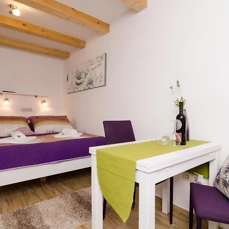 Lavender Garden - Comfort Ground Floor - 2 Apartment *